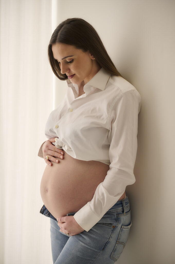 Fotografia maternità Sessione fotografica gravidanza Foto dolce attesa Scatti maternità professionali Ritratti gravidanza Servizio fotografico gestante Momenti speciali di maternità Fotografo per mamme in attesa Immortalare la gravidanza Foto artistica di gravidanza